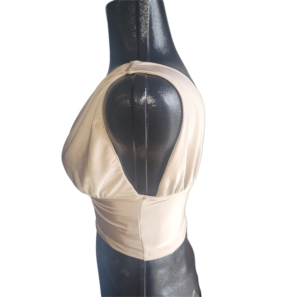 Misty Rose Cream Sleeveless V Neck Crop Top M - Picture 4 of 6